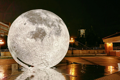 【台灣好新聞】朝陽科大建築系中秋快閃 校園巨型月球造景吸睛圖片